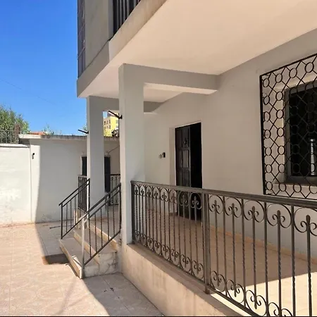 Istanbul تيرانا